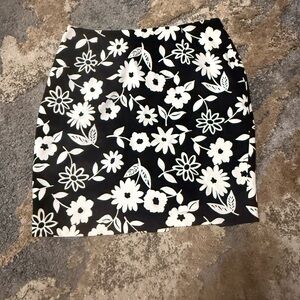 Formula Floral Black and White Skirt Size 14